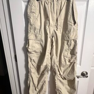 Aritzia Women's Tan Cargo Pants - LIKE NEW - size small